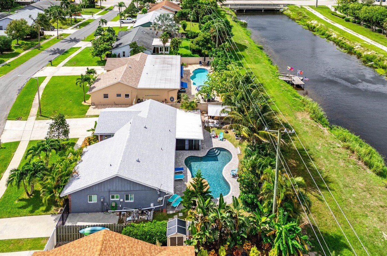 603 11th St, Boynton Beach FL  33426-2980 exterior