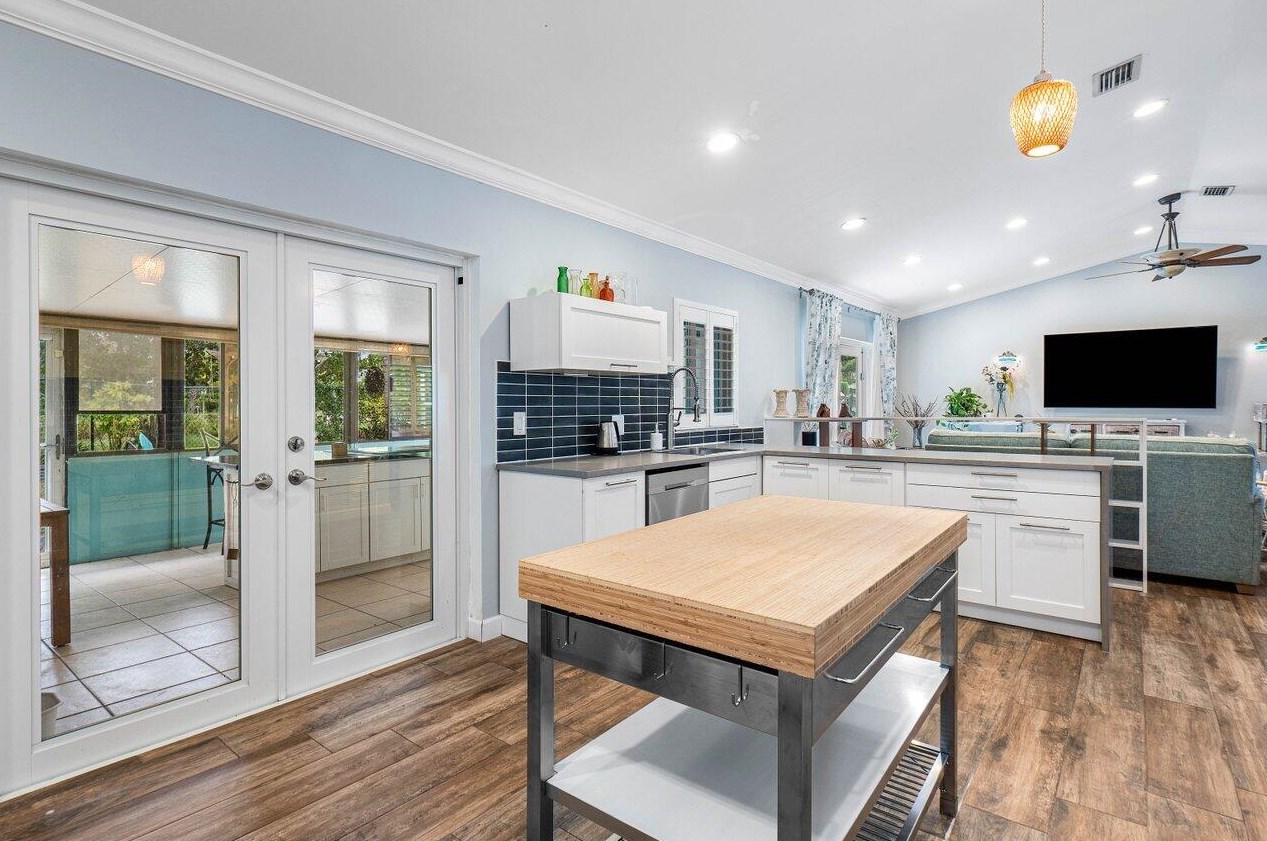 603 11th St, Boynton Beach FL  33426-2980 exterior