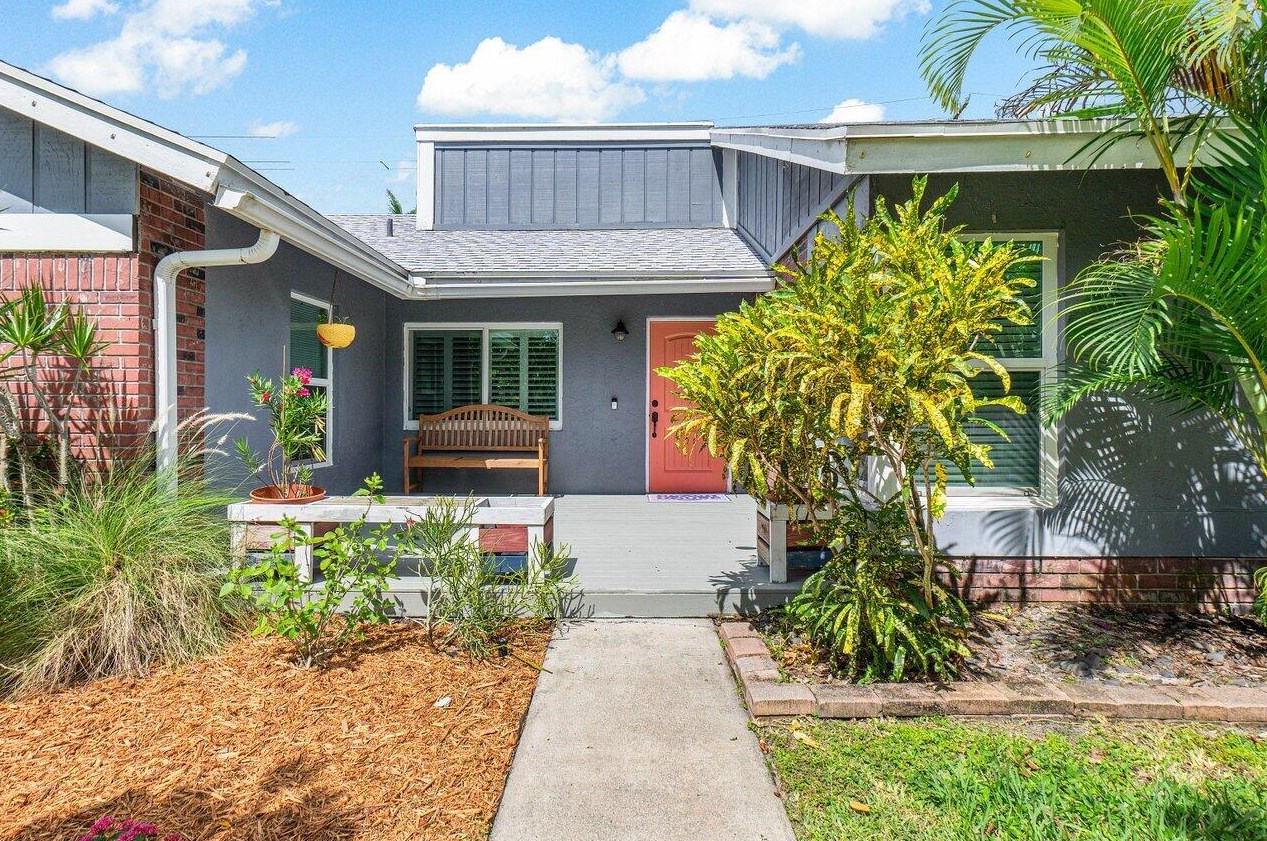 603 11th St, Boynton Beach FL  33426-2980 exterior