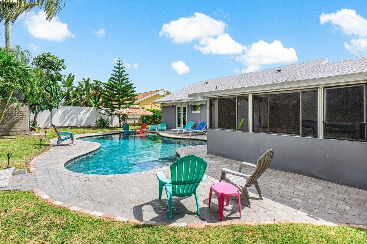 603 11th St, Boynton Beach FL  33426-2980 exterior