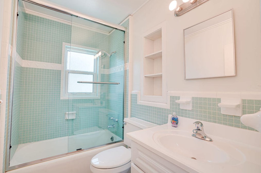 1117 Ocean Dr, Fort Pierce FL 34949-3358 exterior