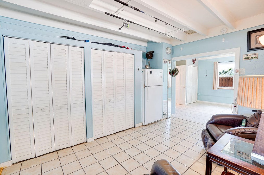 1117 Ocean Dr, Fort Pierce FL 34949-3358 exterior