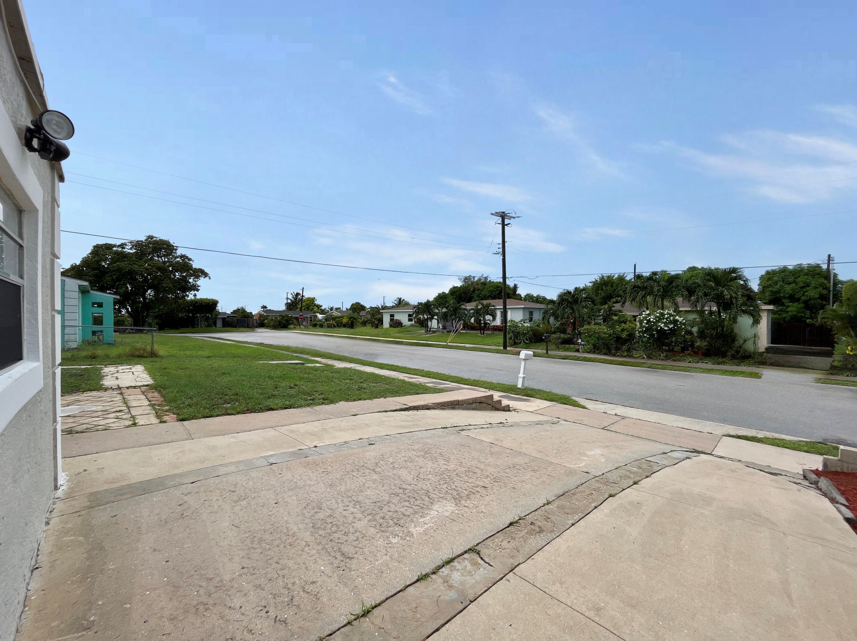 1517 14th Ave, Lake Worth FL  33460-1718 exterior