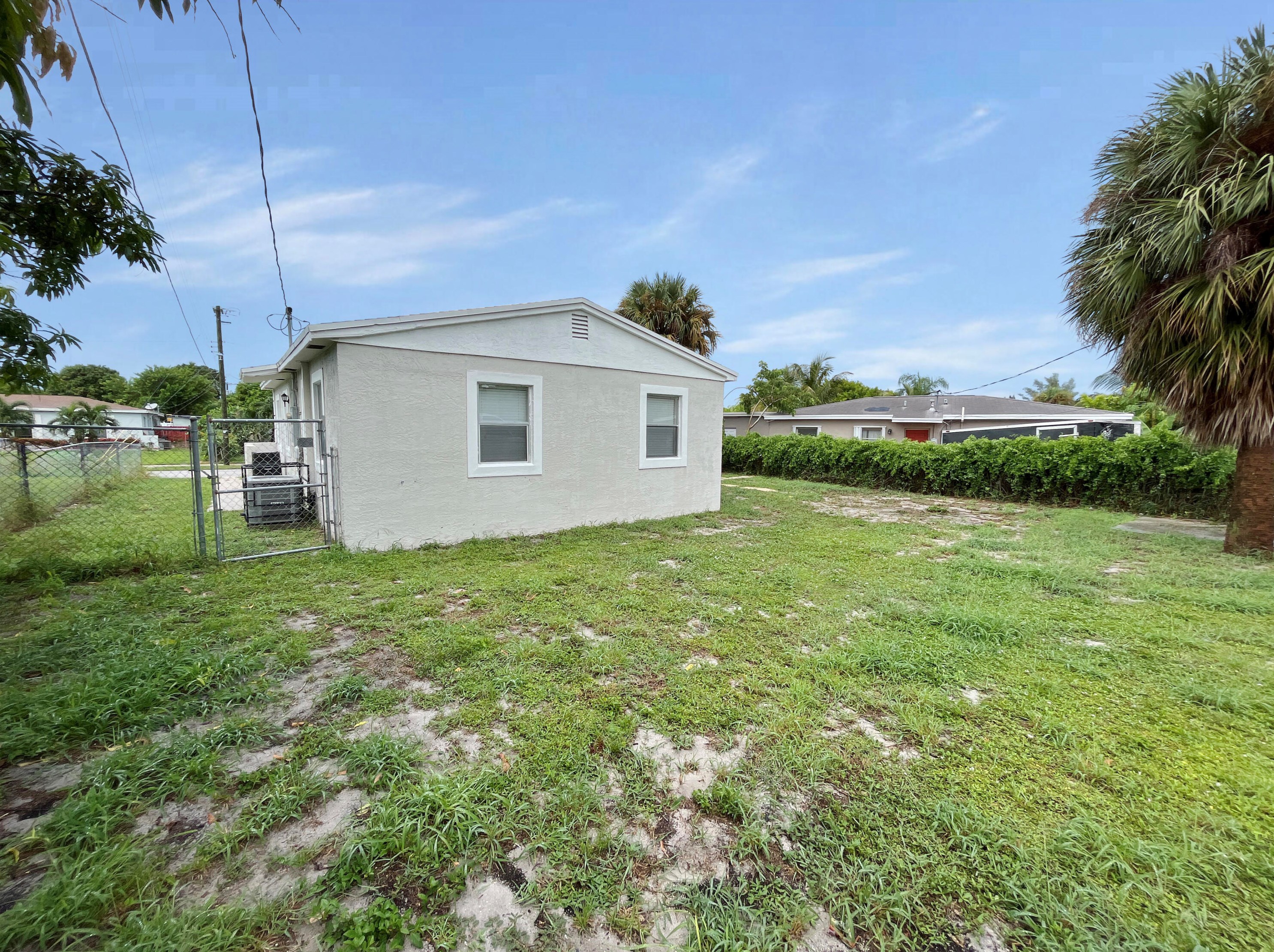 1517 14th Ave, Lake Worth FL  33460-1718 exterior