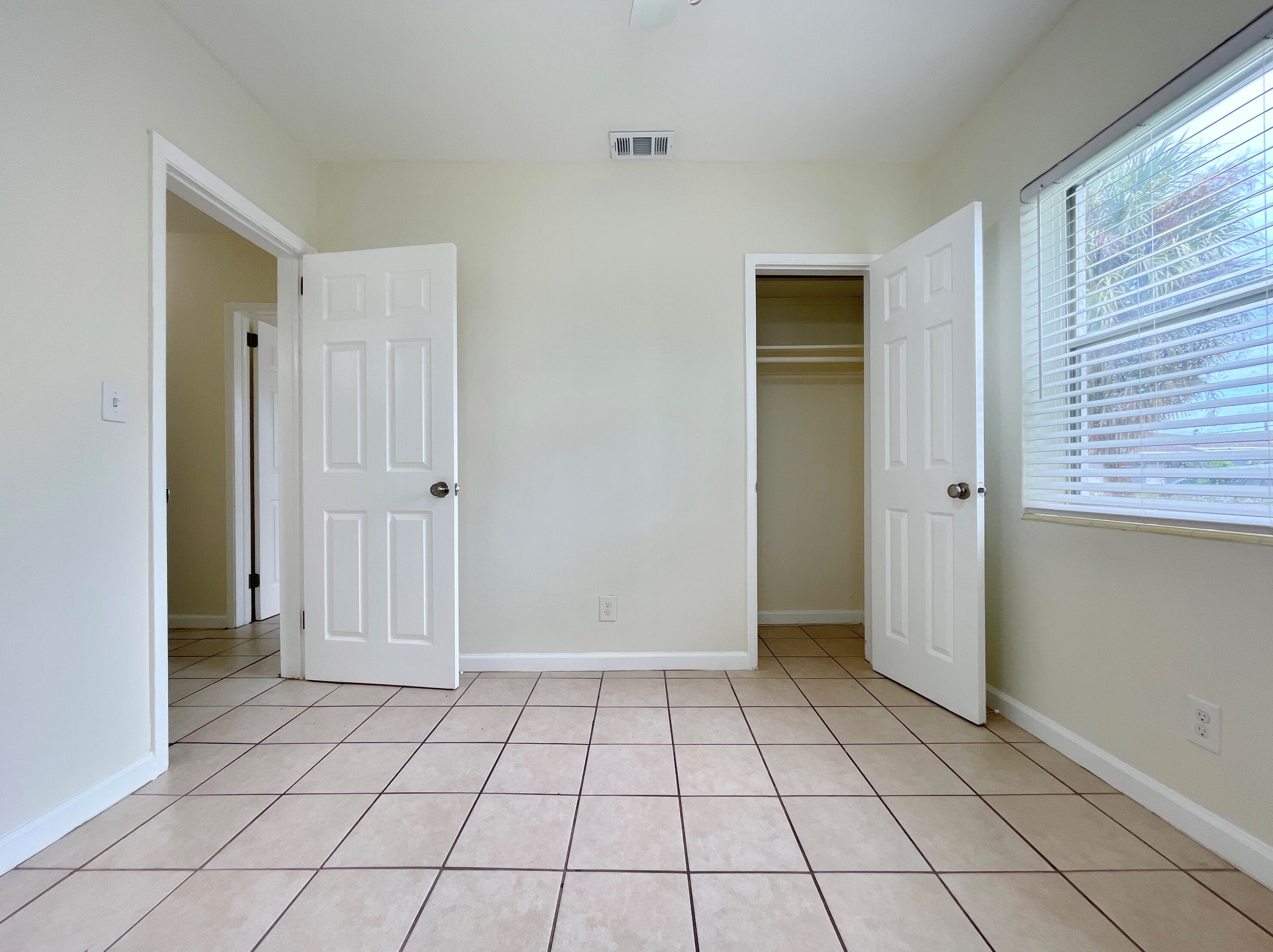 1517 14th Ave, Lake Worth FL  33460-1718 exterior
