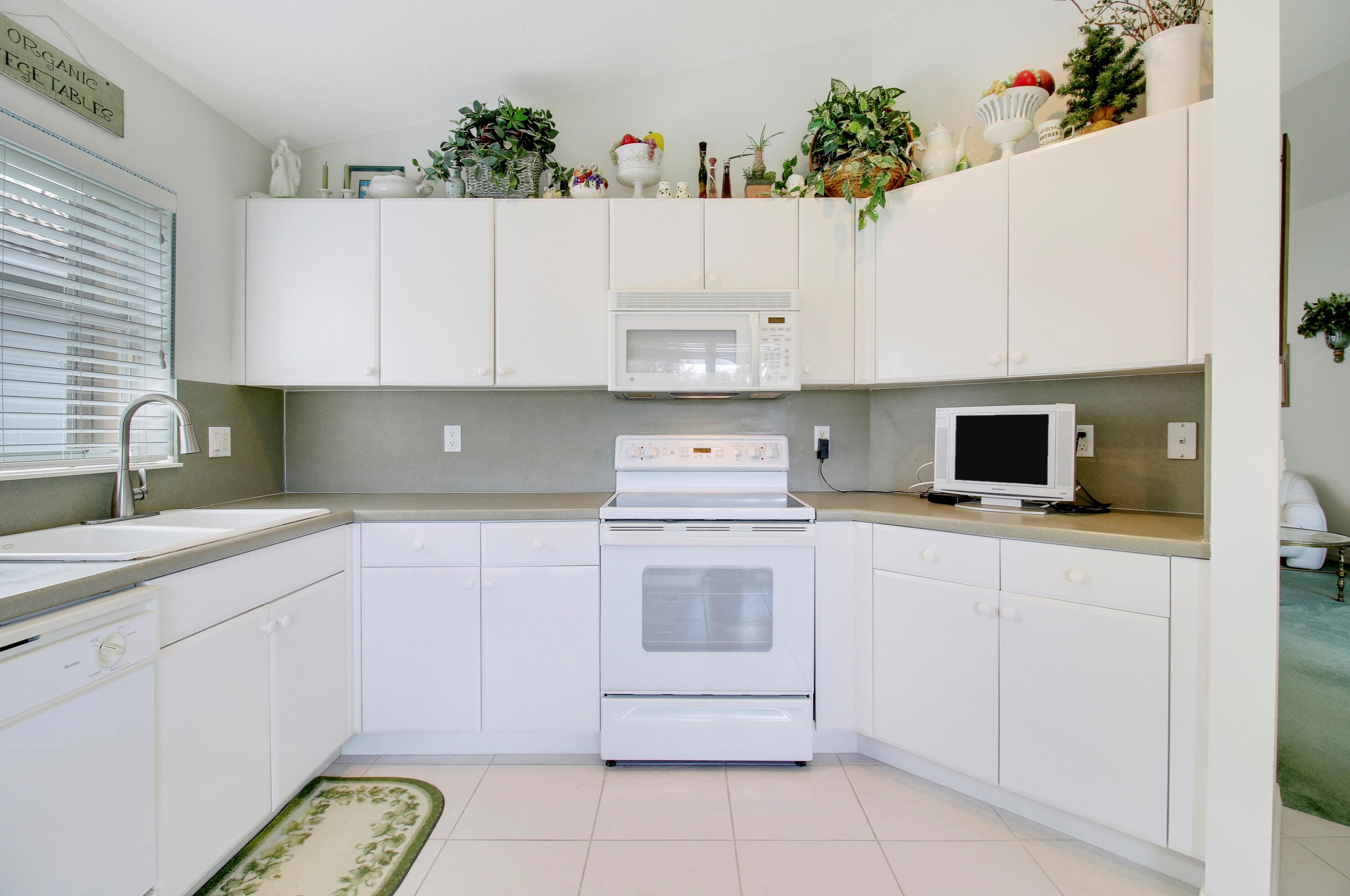 9753 Donato Way, Lake Worth FL 33467-7057 exterior