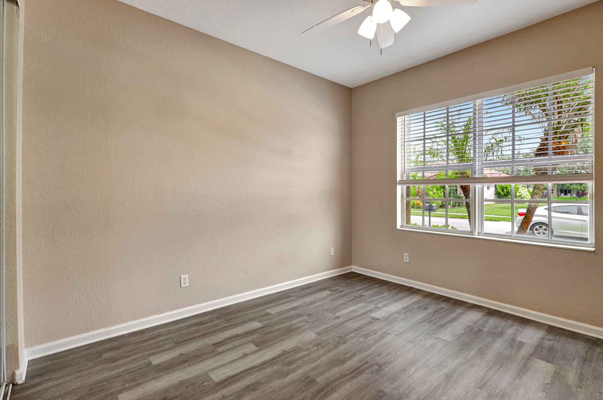 2280 Newport Is Blvd, Fort Pierce FL 34953-4587 exterior