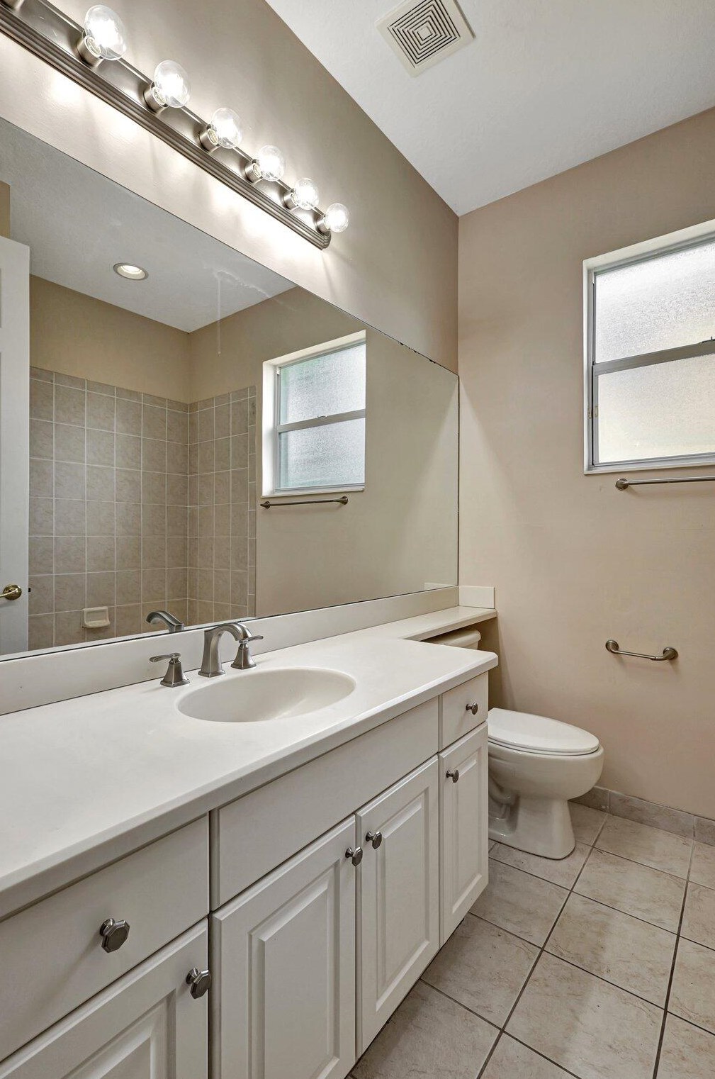 2280 Newport Is Blvd, Fort Pierce FL 34953-4587 exterior