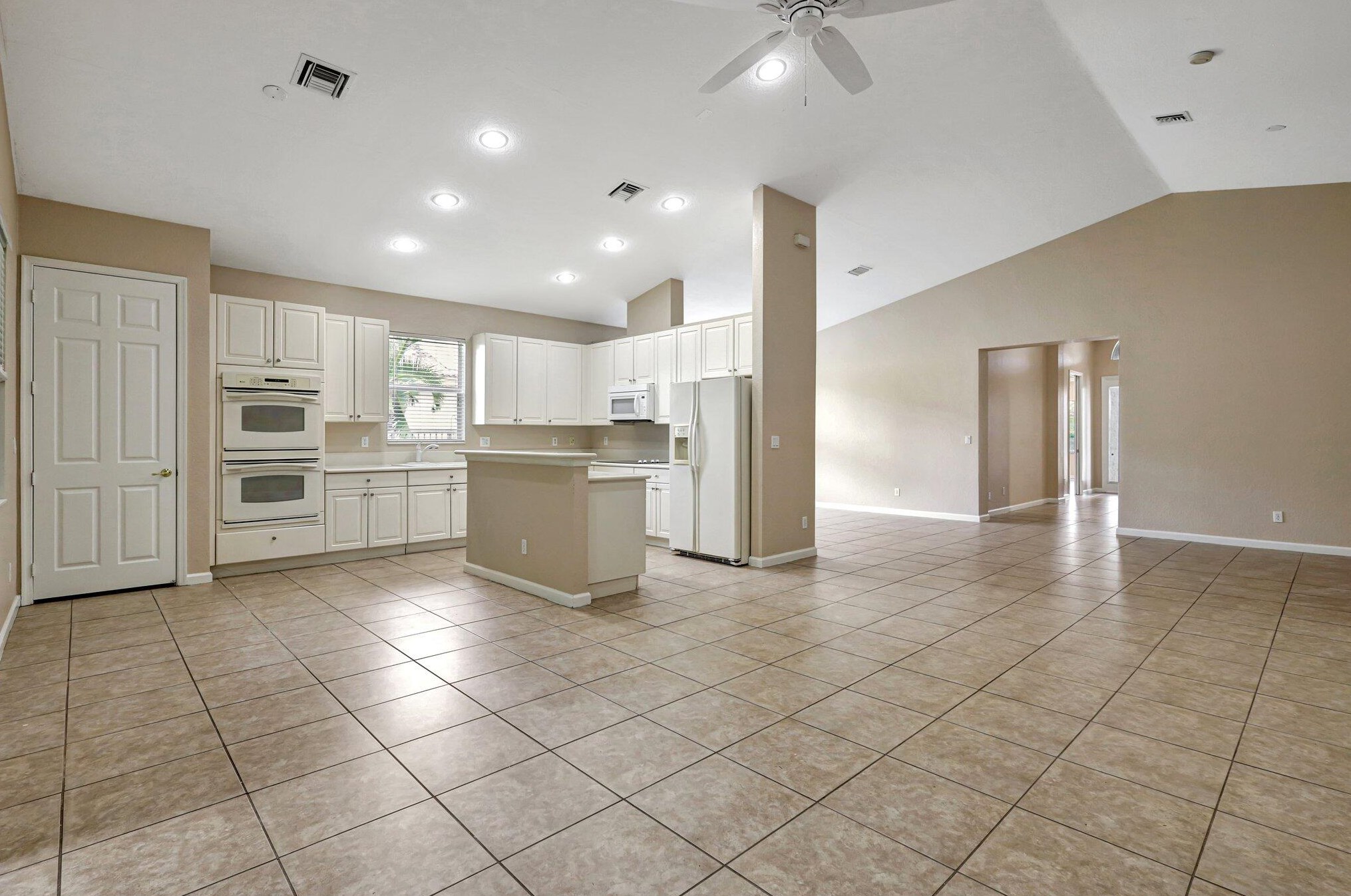 2280 Newport Is Blvd, Fort Pierce FL 34953-4587 exterior