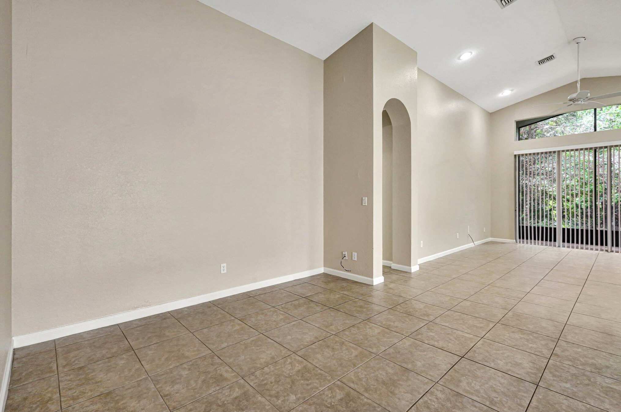 2280 Newport Is Blvd, Fort Pierce FL 34953-4587 exterior