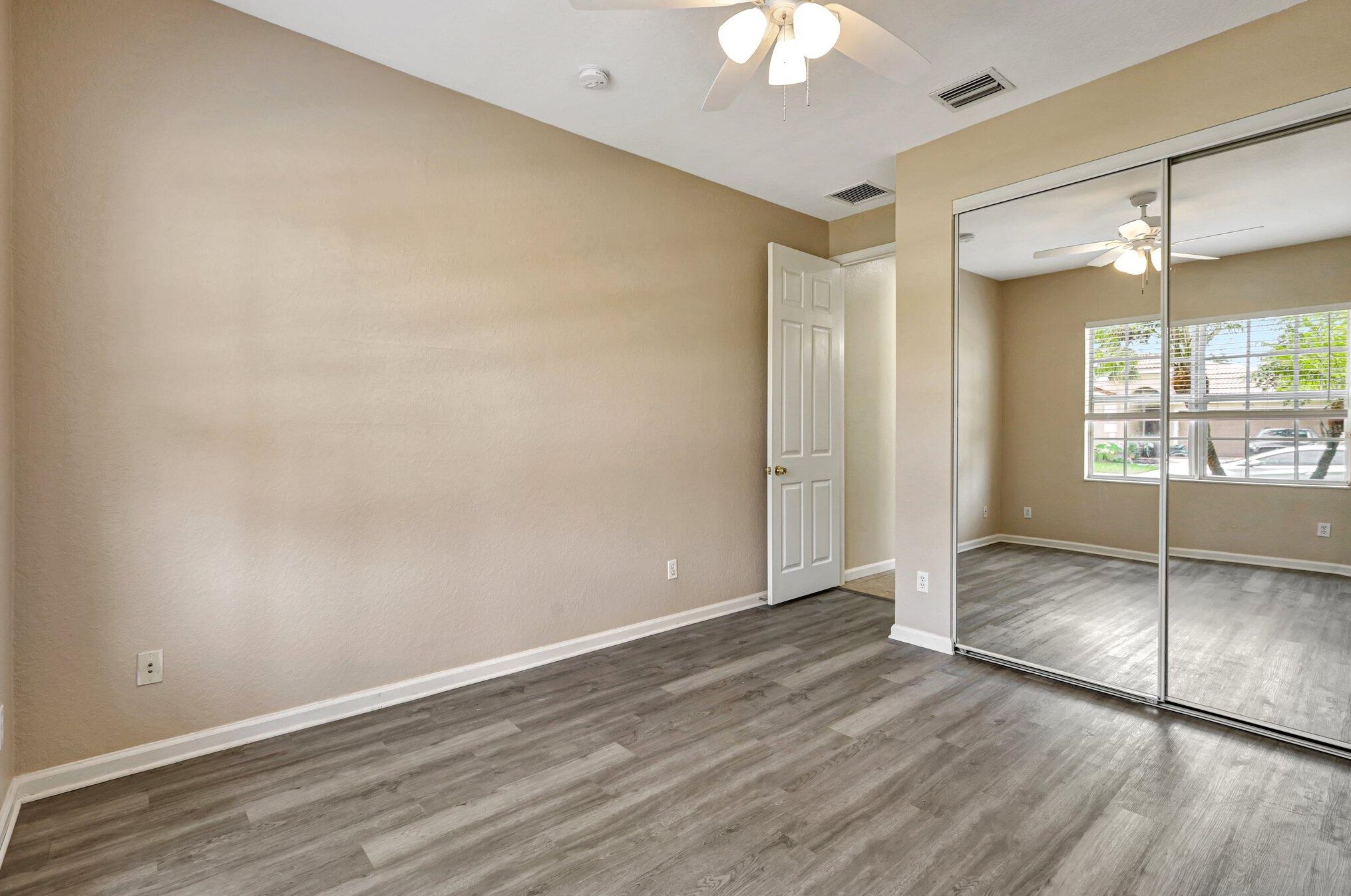 2280 Newport Is Blvd, Fort Pierce FL 34953-4587 exterior