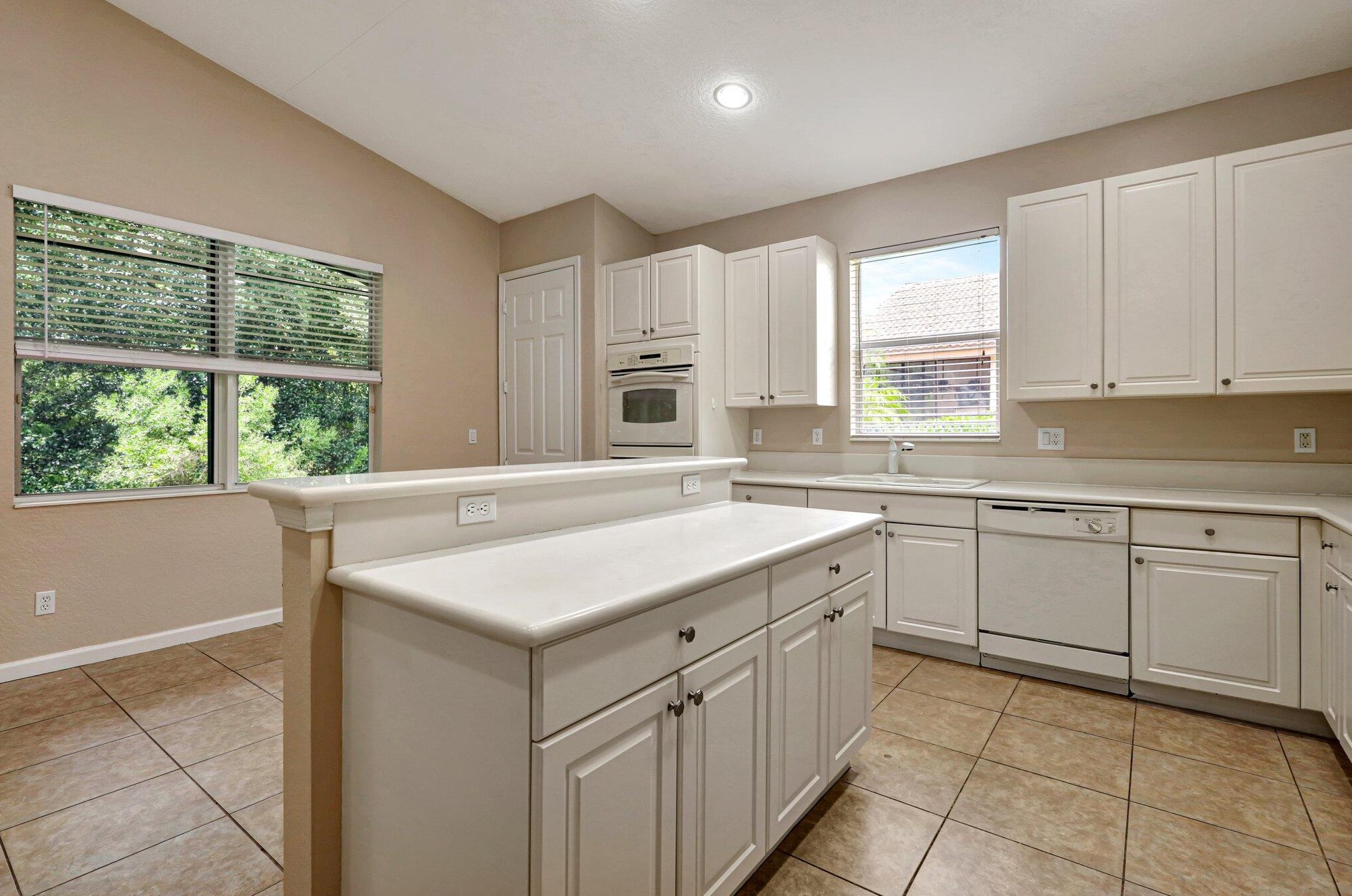 2280 Newport Is Blvd, Fort Pierce FL 34953-4587 exterior