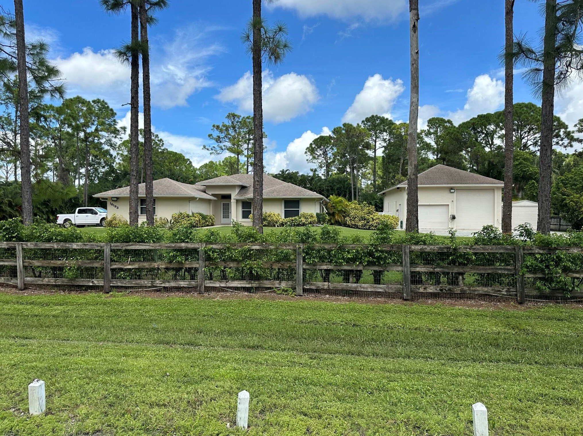 16193 72nd Rd, Town Of Loxahatchee Groves FL  33470-3113 exterior
