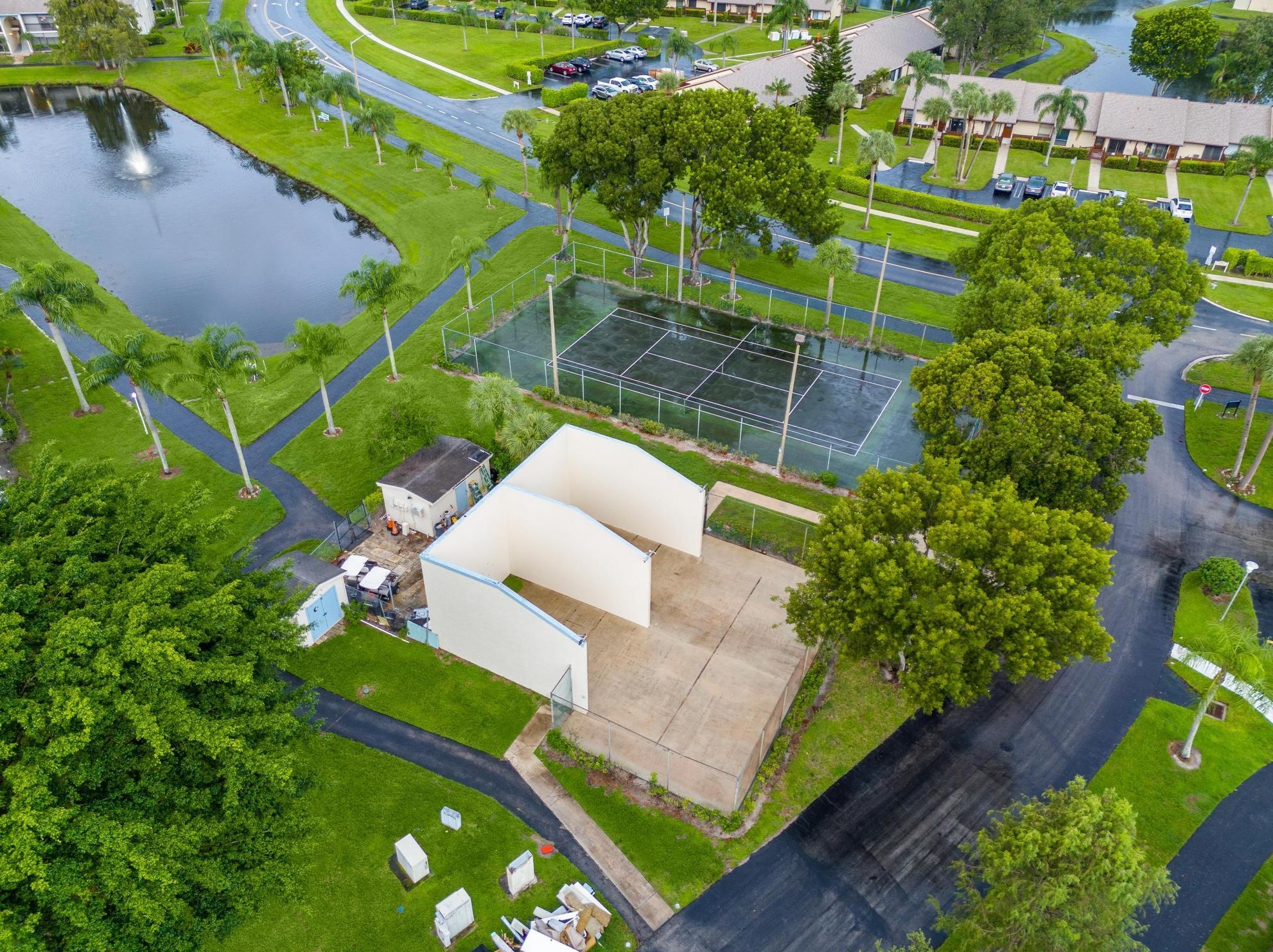 1108 Green Pine Blvd, West Palm Beach FL  33409-7903 exterior