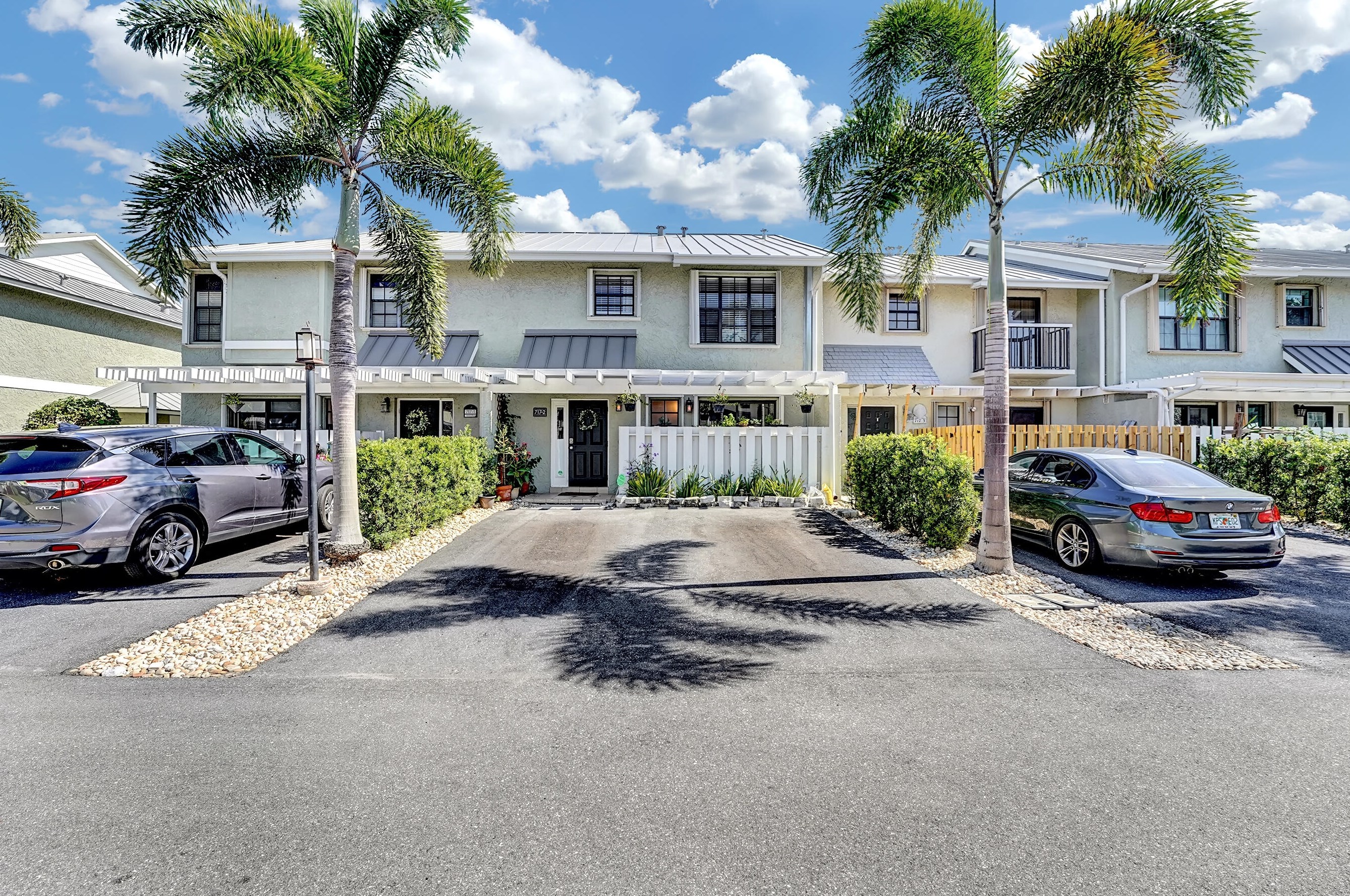 717 12th Ter, Boynton Beach FL 33435-3263 exterior