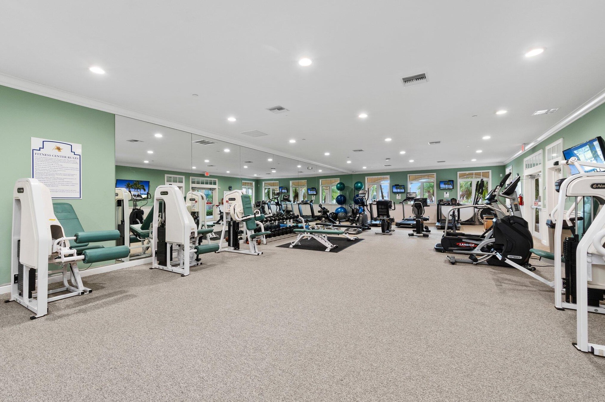 7 Harbour Isle Dr, Fort Pierce FL  34949-2749 exterior