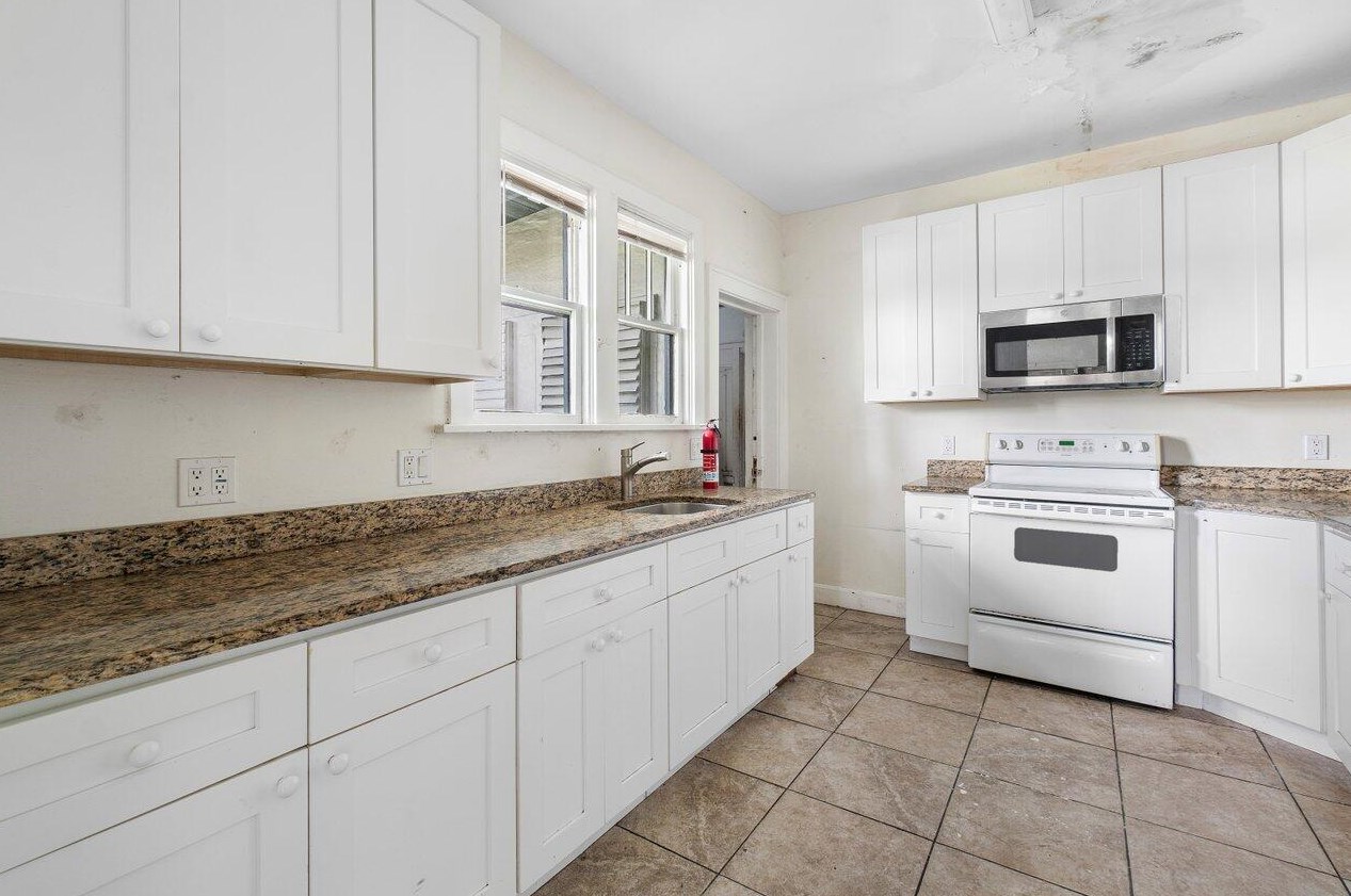 402 Federal Hwy, Lake Worth FL 33460-4641 exterior