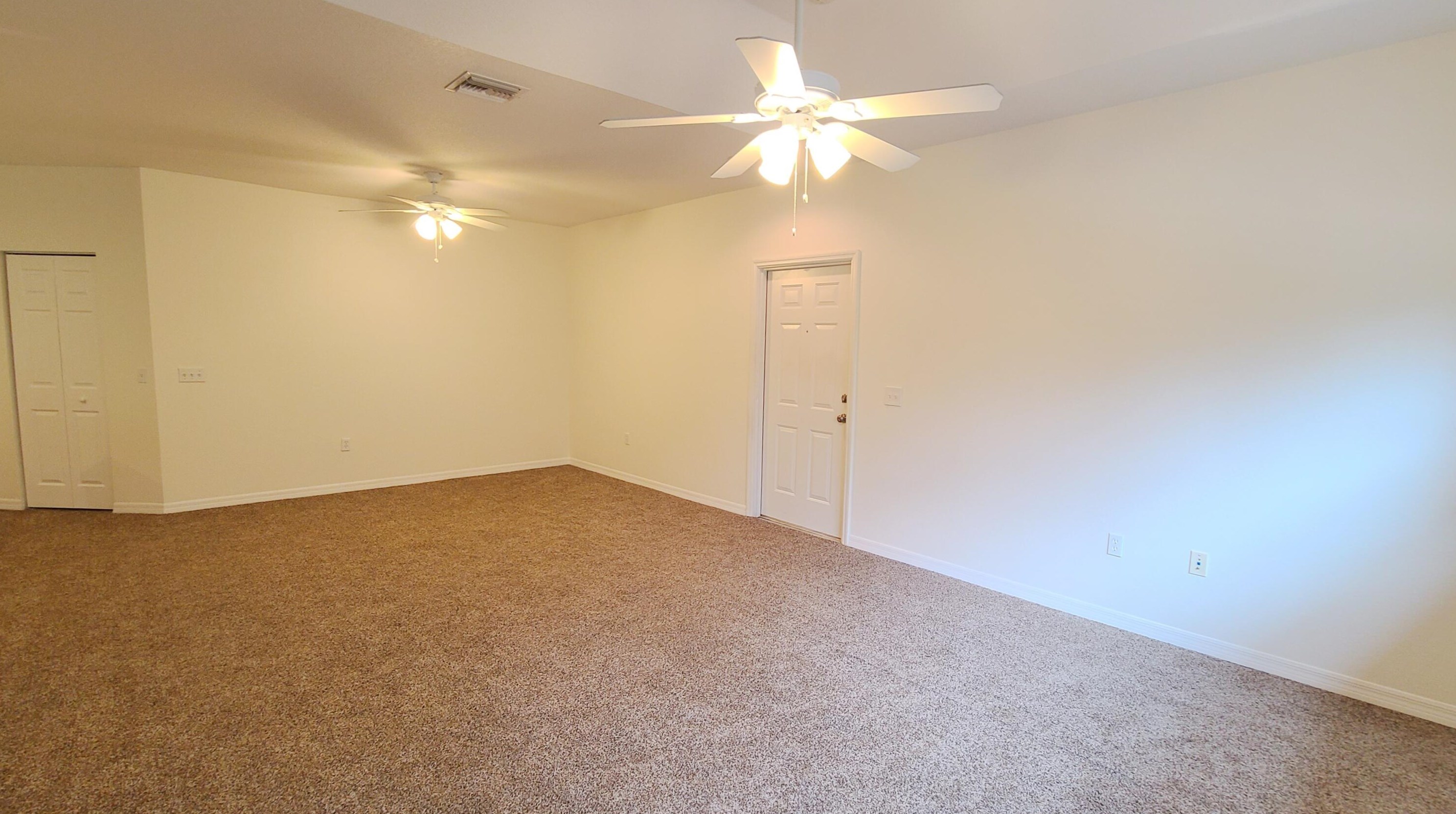 1840 Dove Tail Dr, Fort Pierce FL 34982-8000 exterior