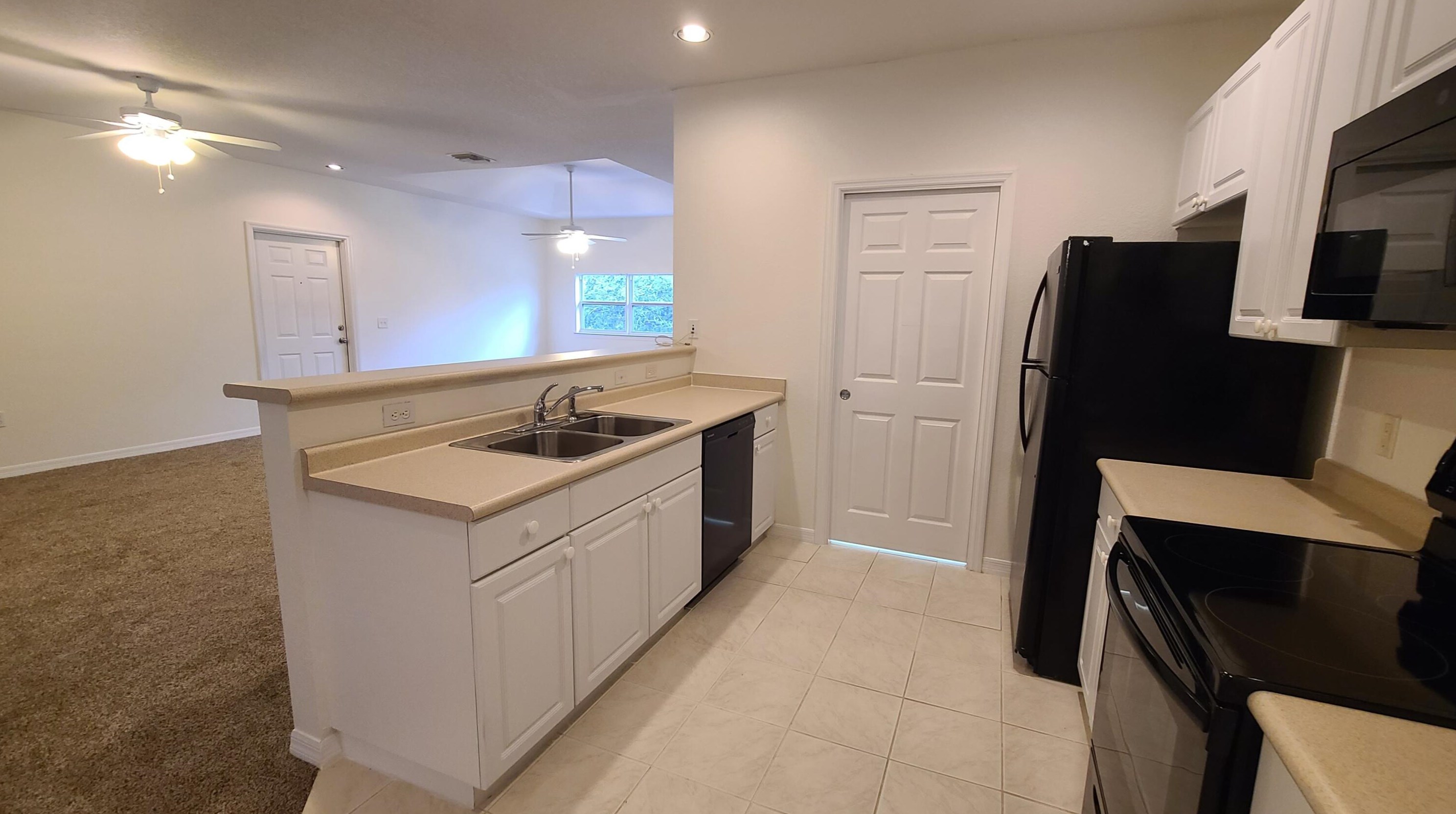 1840 Dove Tail Dr, Fort Pierce FL 34982-8000 exterior