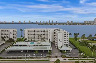 301 Lake Shore Dr, Lake Park, FL 33403 - Photo 5