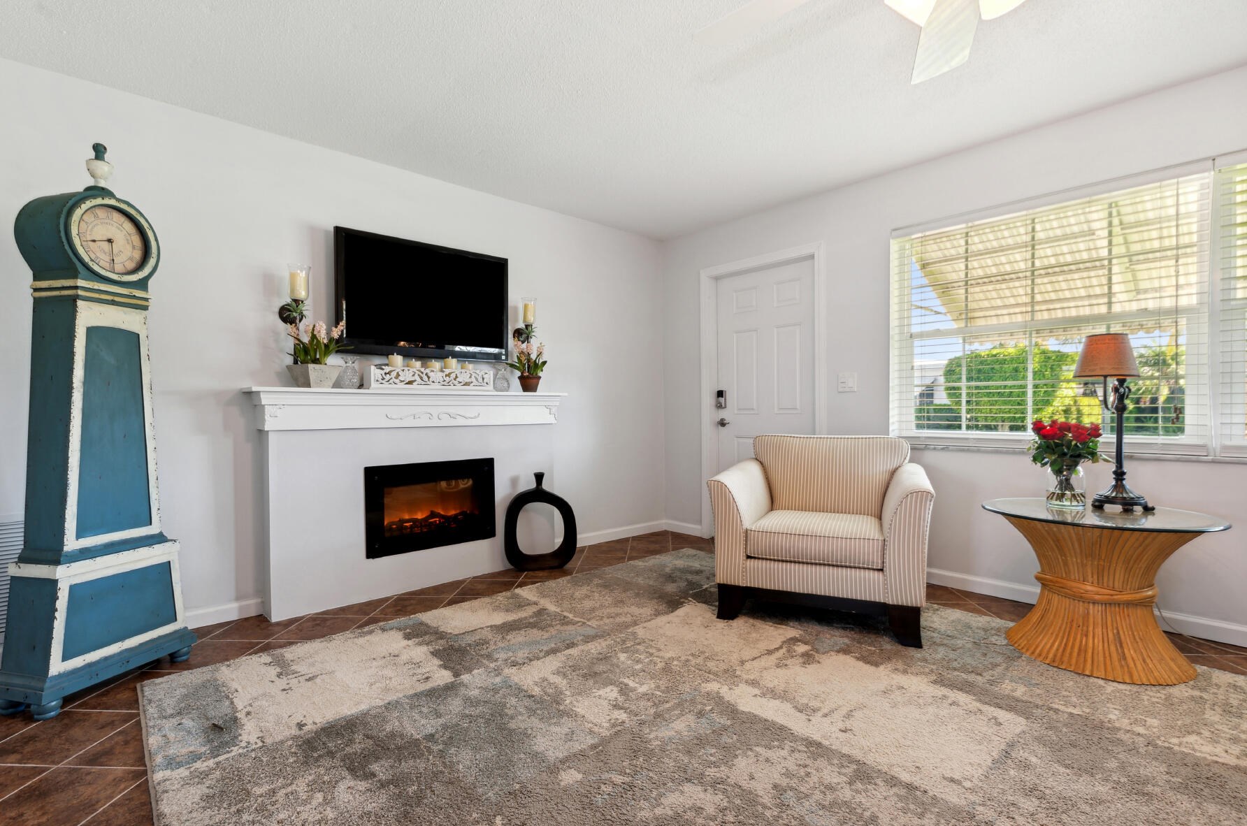 1006 7 Ave, Boynton Beach FL 33435-3807 exterior