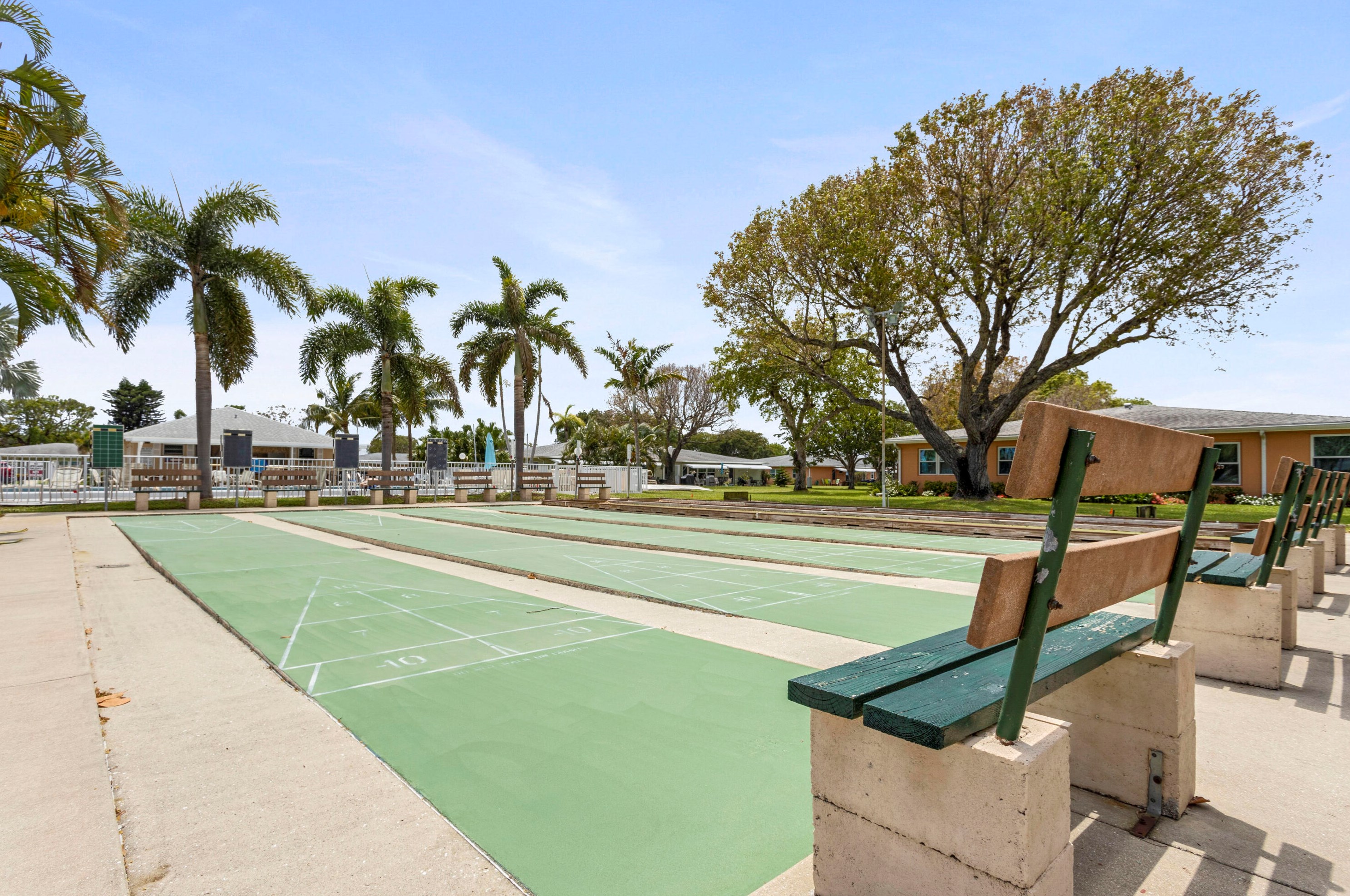 255 High Point Blvd, Boynton Beach FL  33435-6621 exterior