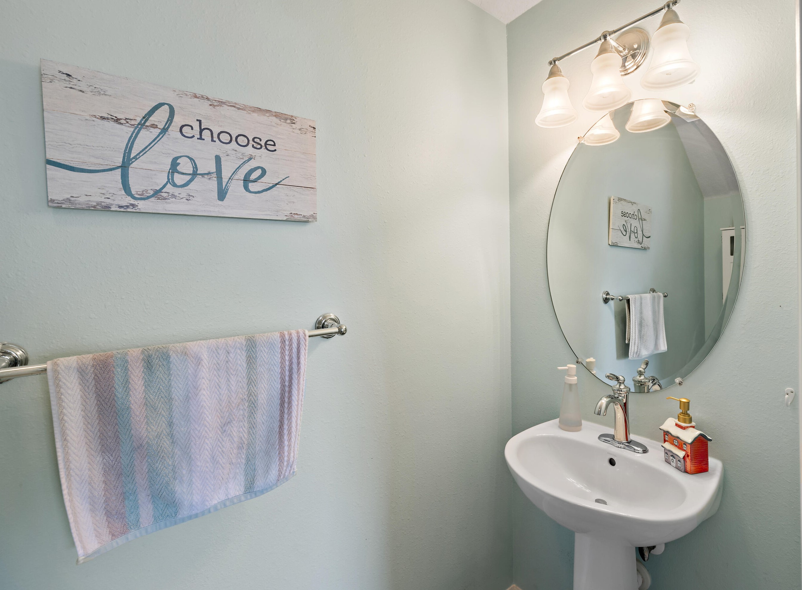 9651 Lago Dr, Boynton Beach FL 33472-2753 exterior