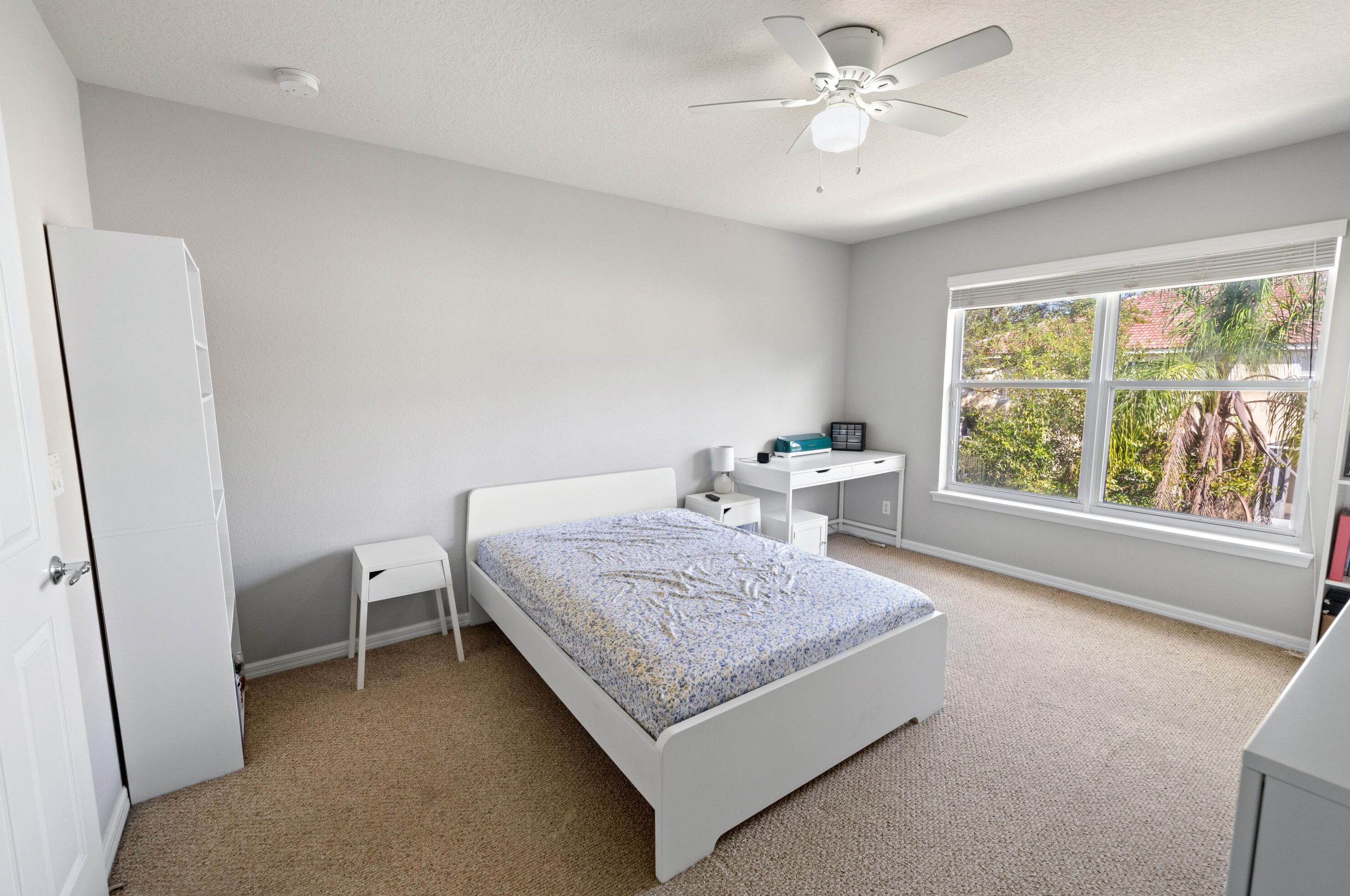 9651 Lago Dr, Boynton Beach FL 33472-2753 exterior