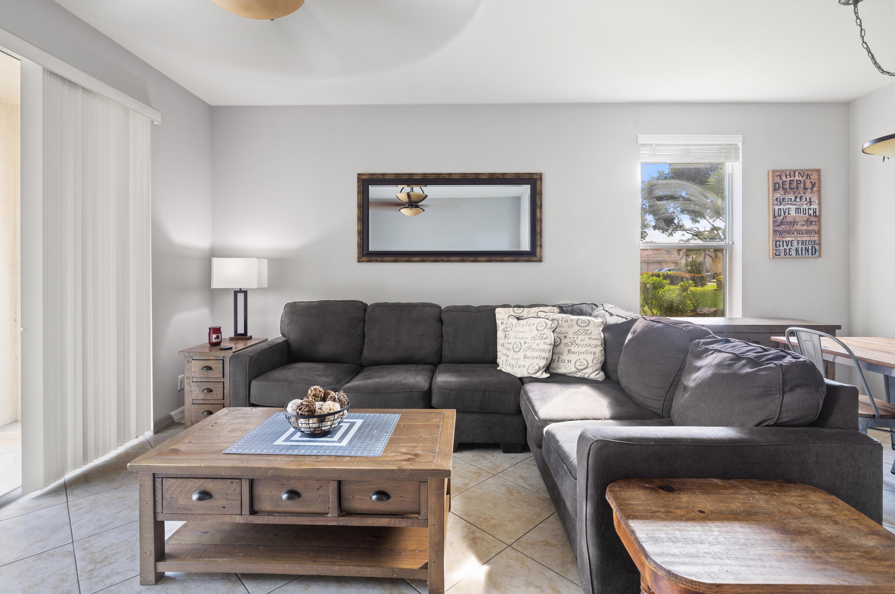 9651 Lago Dr, Boynton Beach FL  33472-2777 exterior