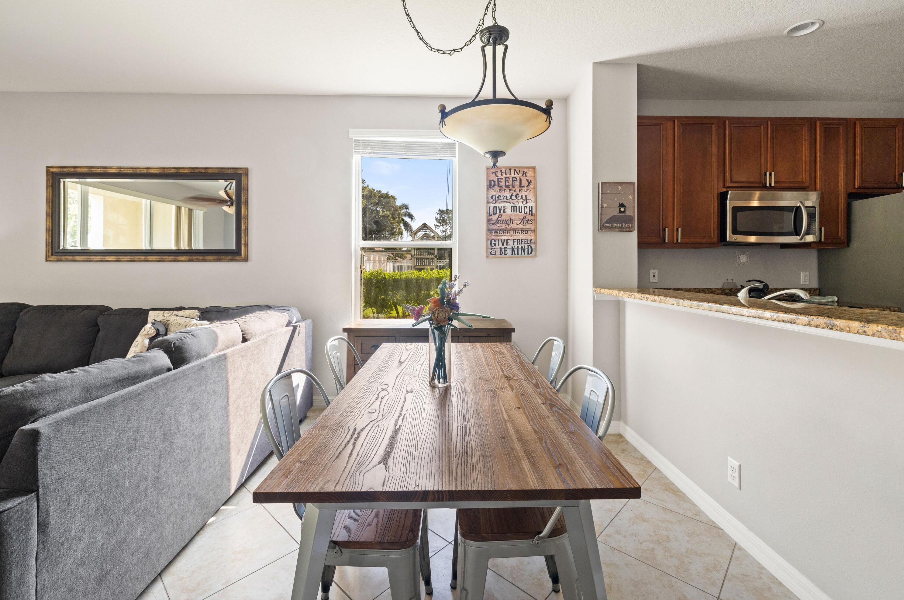 9651 Lago Dr, Boynton Beach FL 33472-2753 exterior