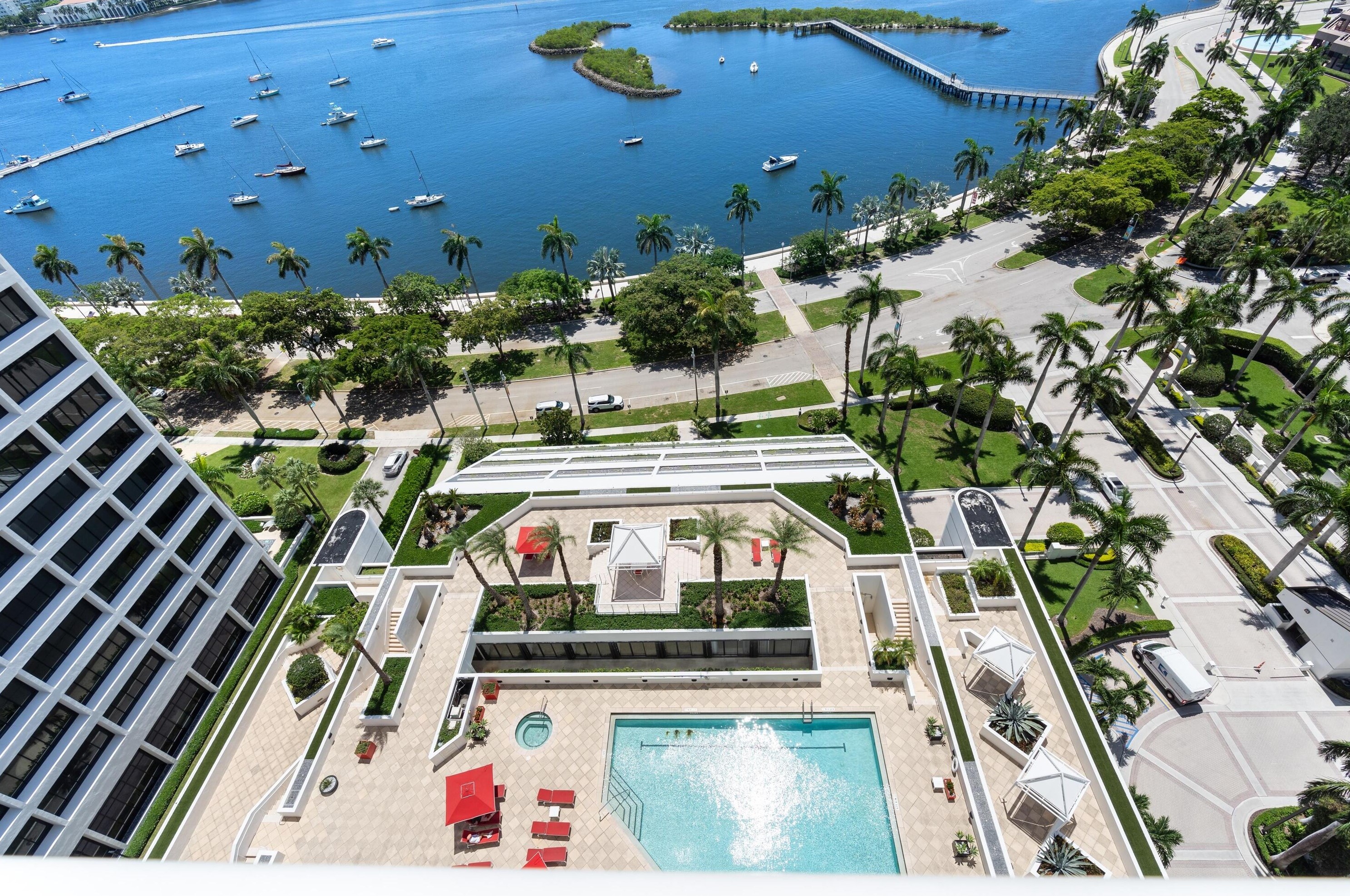 525 Flagler Dr, West Palm Beach FL  33401-5900 exterior