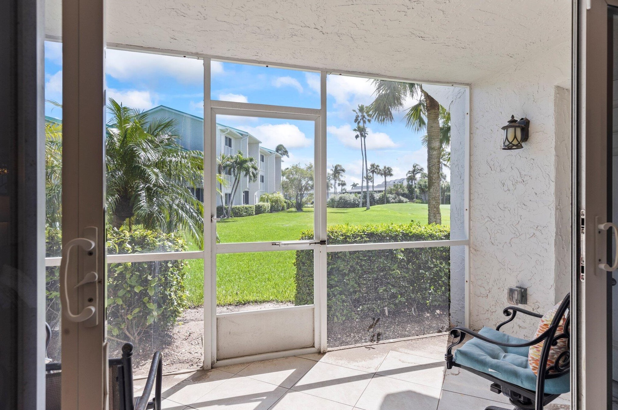 2400 Ocean Dr, Fort Pierce FL  81111-8018 exterior