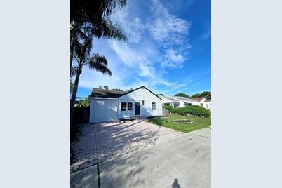 719 Valley Forge Road, West Palm Beach, FL 33405 - Photo 1