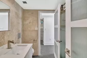 5660 Collins Ave, Miami Beach, FL 33140 - Photo 21