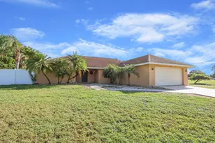 1991 SE Aires Ln, Port Saint Lucie, FL 34984 - Photo 9