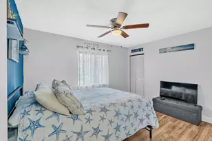 329 Knotty Pine Cir, Greenacres, FL 33463 - Photo 17