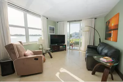 301 Croton Avenue, Unit #205, Lantana, FL 33462 - Photo 5