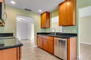 2016 SW Golf Ln, Boynton Beach, FL 33426 - Photo 9