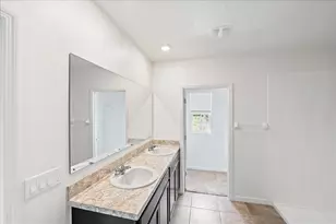 10493 SW Toren Wy, Port Saint Lucie, FL 34987 - Photo 17