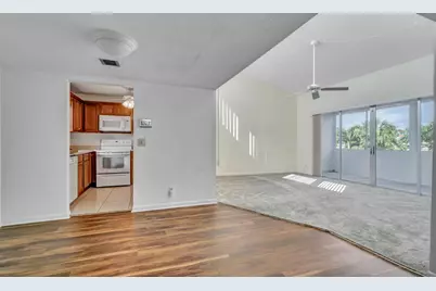 2528 Boundbrook Drive S, Unit #208, West Palm Beach, FL 33406 - Photo 11