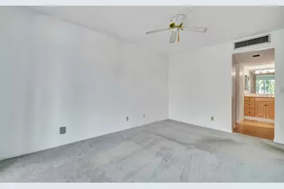 2528 Boundbrook Drive S, Unit #208, West Palm Beach, FL 33406 - Photo 21