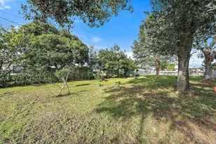 2118 SW Trenton Ln, Port Saint Lucie, FL 34984 - Photo 15