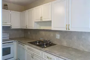 8665 Chevy Chase Dr, Boca Raton, FL 33433 - Photo 5