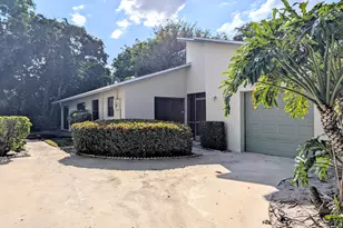 2454 NW 9th St, Delray Beach, FL 33445 - Photo 1