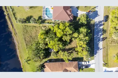 2349 SE Heathwood Circle, Port Saint Lucie, FL 34952 - Photo 17