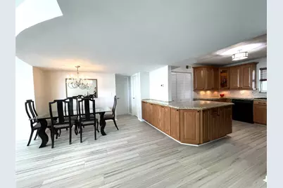 401 Lake Shore Drive, Unit #301, Lake Park, FL 33403 - Photo 13