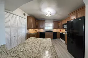 401 Lake Shore Dr, Lake Park, FL 33403 - Photo 17