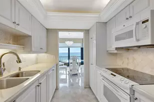 5540 N Ocean Dr Unit #15 B, Singer Island, FL 33404 - Photo 7