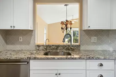 6686 SE Yorktown Drive, Hobe Sound, FL 33455 - Photo 7