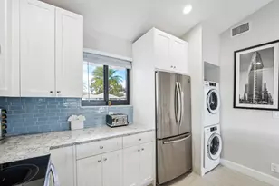 126 Club Dr, Palm Beach Gardens, FL 33418 - Photo 13